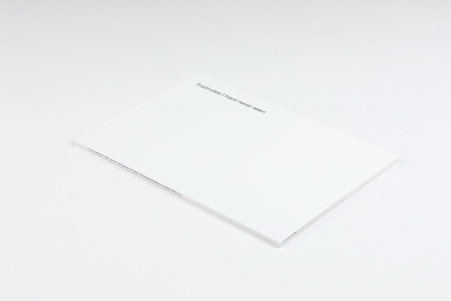 Footnotes I have never seen. A postcard book by Robin Waart with Alejandro Cesarco, Kajsa Dahlberg, Vincent Fecteau, Goda Palekaitė, Claudia de la Torre, Andrew Witkin. Photo: Ayako Nishibori. ISBN 978-90-829362-4-7