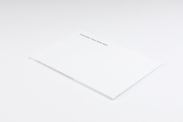 Footnotes I have never seen. A postcard book by Robin Waart with Alejandro Cesarco, Kajsa Dahlberg, Vincent Fecteau, Goda Palekaitė, Claudia de la Torre, Andrew Witkin. Photo: Ayako Nishibori. ISBN 978-90-829362-4-7