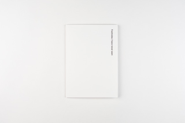 Footnotes I have never seen. A postcard book by Robin Waart with Alejandro Cesarco, Kajsa Dahlberg, Vincent Fecteau, Goda Palekaitė, Claudia de la Torre, Andrew Witkin. Photo: Ayako Nishibori. ISBN 978-90-829362-4-7